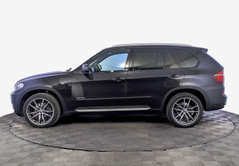 Подержанный автомобиль BMW X5 2013 года (8 фото)