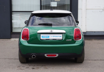 Подержанный автомобиль MINI Hatch 2021 года (6 фото)