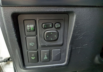 Подержанный автомобиль Toyota Land Cruiser Prado 2012 года (14 фото)