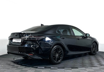 Подержанный автомобиль Toyota Camry Sedan 2019 года (5 фото)