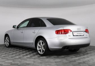 Подержанный автомобиль Audi A4 Sedan 2011 года (7 фото)