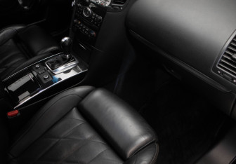 Подержанный автомобиль Infiniti FX 2012 года (31 фото)
