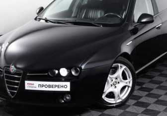 Подержанный автомобиль Alfa Romeo 159 Sedan 2007 года (22 фото)