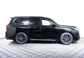 Подержанный автомобиль Lexus LX 2016 года (4 фото)