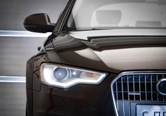 Подержанный автомобиль Audi A6 allroad 2012 года (37 фото)