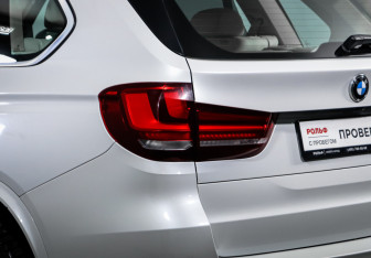 Подержанный автомобиль BMW X5 2014 года (17 фото)