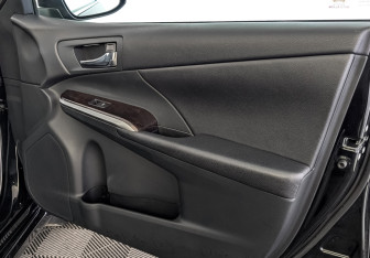 Подержанный автомобиль Toyota Camry Sedan 2015 года (25 фото)