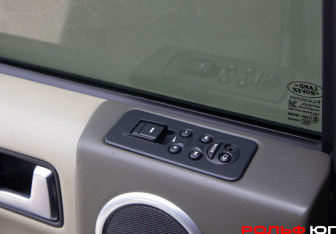 Подержанный автомобиль Land Rover Discovery 2008 года (21 фото)