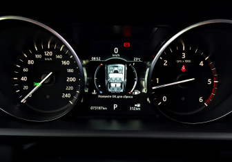 Подержанный автомобиль Land Rover Discovery 2018 года (13 фото)