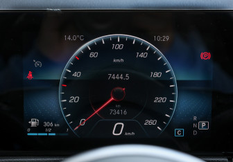 Подержанный автомобиль Mercedes-Benz GLB 2020 года (12 фото)