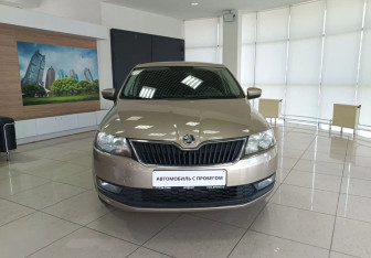 Подержанный автомобиль Skoda Rapid Liftback 2018 года (2 фото)
