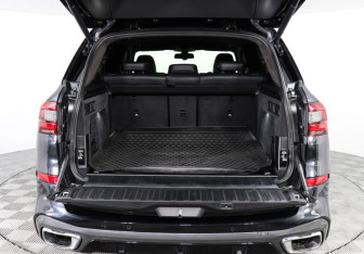 Подержанный автомобиль BMW X5 2019 года (9 фото)