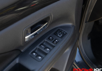 Подержанный автомобиль Mitsubishi Outlander 2018 года (15 фото)