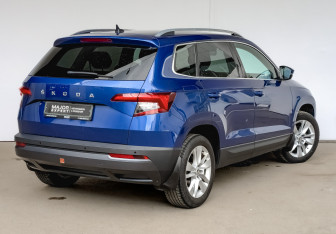 Подержанный автомобиль Skoda Karoq 2021 года (5 фото)