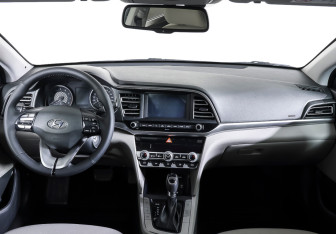 Подержанный автомобиль Hyundai i30 Hatchback 2013 года (13 фото)