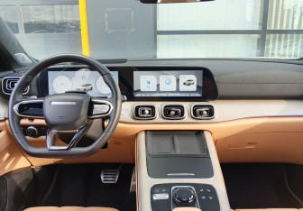 Подержанный автомобиль Jaecoo J8 2024 года (16 фото)