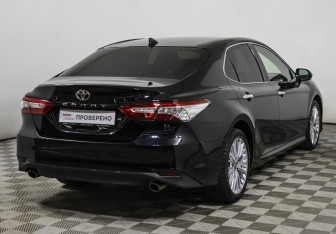 Подержанный автомобиль Toyota Camry Sedan 2020 года (5 фото)