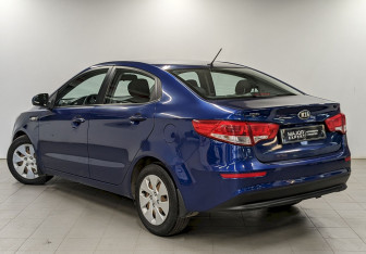 Подержанный автомобиль Kia Rio Sedan 2015 года (7 фото)