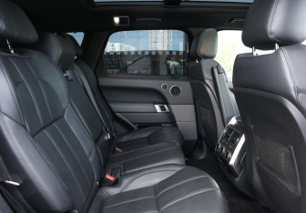 Подержанный автомобиль Land Rover Range Rover Sport 2014 года (12 фото)