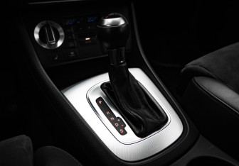 Подержанный автомобиль Audi Q3 2012 года (18 фото)