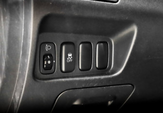 Подержанный автомобиль Peugeot 4007 2011 года (24 фото)