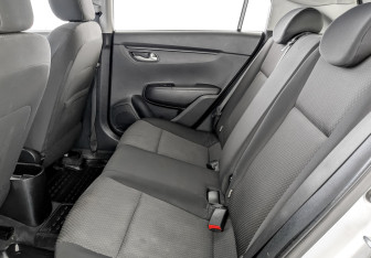 Подержанный автомобиль Kia Rio Hatchback 2021 года (12 фото)