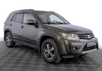 Подержанный автомобиль Suzuki Grand Vitara 2012 года (3 фото)