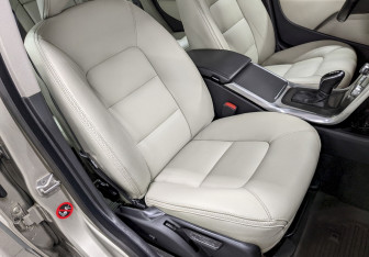 Подержанный автомобиль Volvo XC70 2014 года (21 фото)