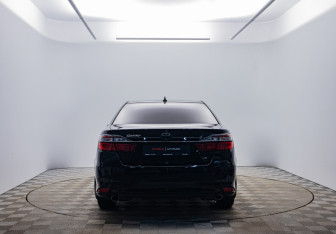 Подержанный автомобиль Toyota Camry Sedan 2018 года (6 фото)