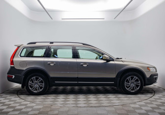 Подержанный автомобиль Volvo XC70 2013 года (6 фото)