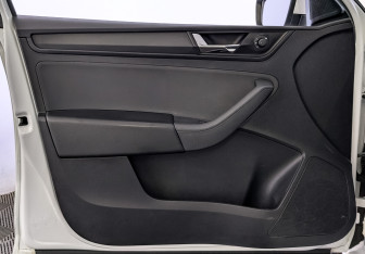 Подержанный автомобиль Skoda Rapid Liftback 2021 года (19 фото)