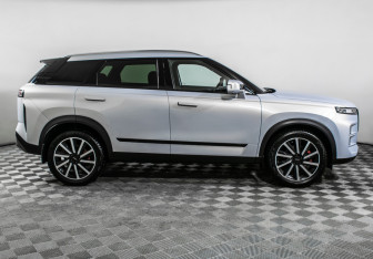 Подержанный автомобиль Jaecoo J7 2024 года (4 фото)