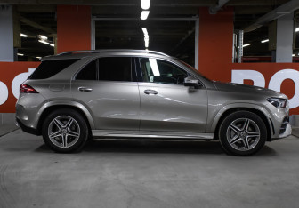 Подержанный автомобиль Mercedes-Benz GLE 2021 года (4 фото)