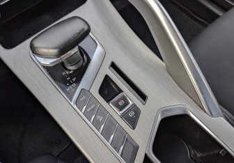 Подержанный автомобиль Geely Coolray 2023 года (21 фото)