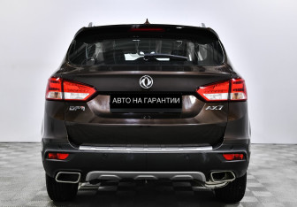 Подержанный автомобиль DongFeng AX7 2017 года (4 фото)