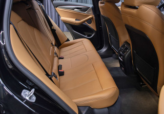 Подержанный автомобиль BMW X4 2021 года (12 фото)