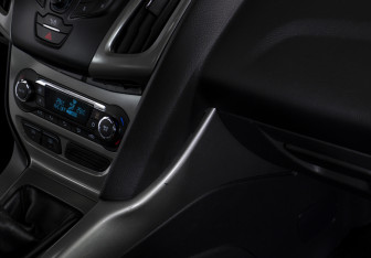 Подержанный автомобиль Ford Focus Sedan 2013 года (16 фото)