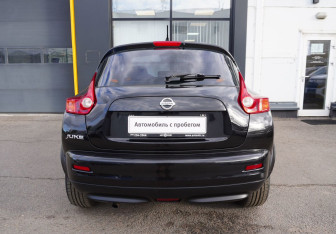 Подержанный автомобиль Nissan Juke 2013 года (6 фото)