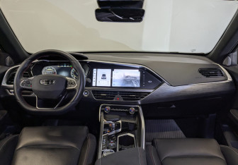 Подержанный автомобиль Geely Tugella 2023 года (13 фото)