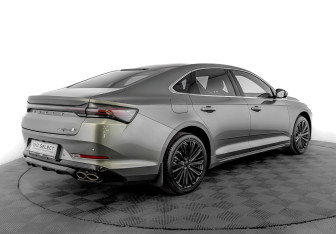 Подержанный автомобиль Geely Preface 2024 года (5 фото)
