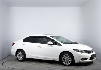 Подержанный автомобиль Honda Civic Sedan 2012 года (3 фото)