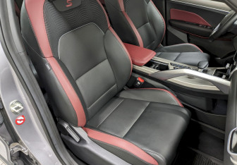 Подержанный автомобиль Geely Coolray 2023 года (21 фото)