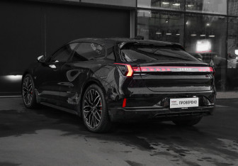 Подержанный автомобиль Zeekr 001 2023 года (7 фото)