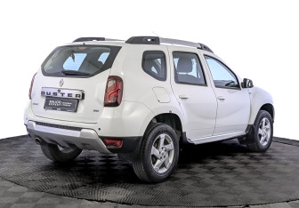 Подержанный автомобиль Renault Duster 2018 года (5 фото)