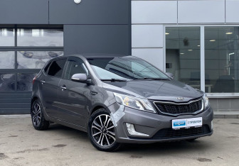 Подержанный автомобиль Kia Rio Hatchback 2013 года (3 фото)