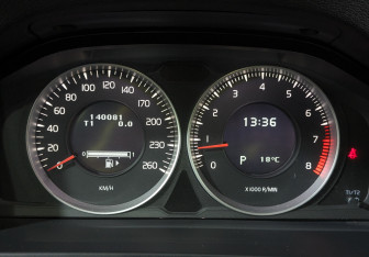 Подержанный автомобиль Volvo S60 2011 года (16 фото)