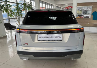 Подержанный автомобиль Jaecoo J7 2024 года (6 фото)