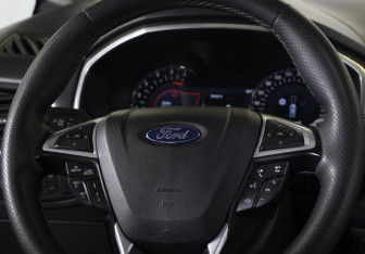 Подержанный автомобиль Ford S-MAX 2017 года (15 фото)