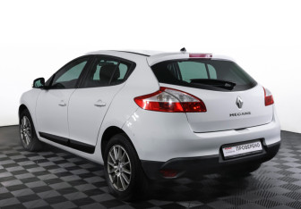 Подержанный автомобиль Renault Megane Hatchback 2012 года (7 фото)