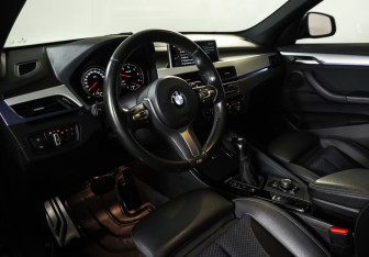 Подержанный автомобиль BMW X1 2020 года (15 фото)